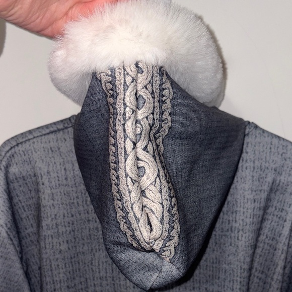 NWOT Wolf Design Long Coat 🧥 - Picture 6 of 8